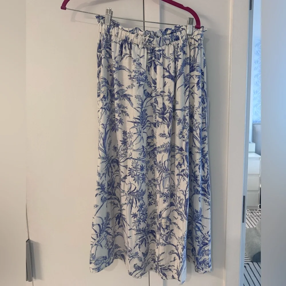 H&M Blue Toile Button-Front Midi Skirt - Picture 5 of 7